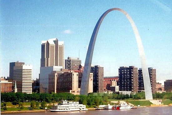 Top St. Louis news: Fatal crash after woman loses control of car; 2 die crossing train tracks; more