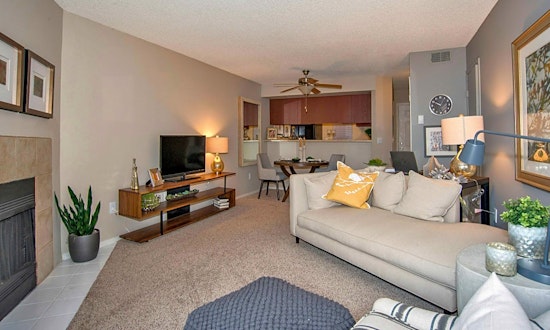 Apartments for rent in Aurora: What will $1,800 get you?