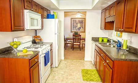 What apartments will $1,400 rent you in Kempsville, right now?