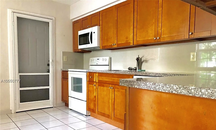 What apartments will $1,800 rent you in Coral Way, today?