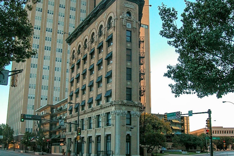 Top Fort Worth news: MedStar gives city 'Stop the Bleed' kits; local Santa's 'magical' gift; more