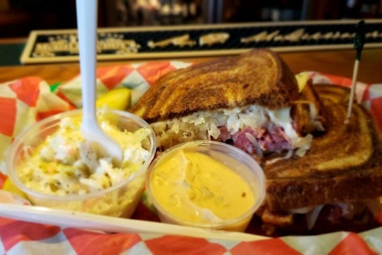 Milwaukee's 3 best Irish pubs (that won't break the bank)