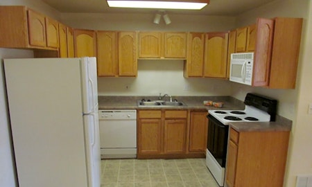What apartments will $1,400 rent you in Southeast Colorado Springs, today?