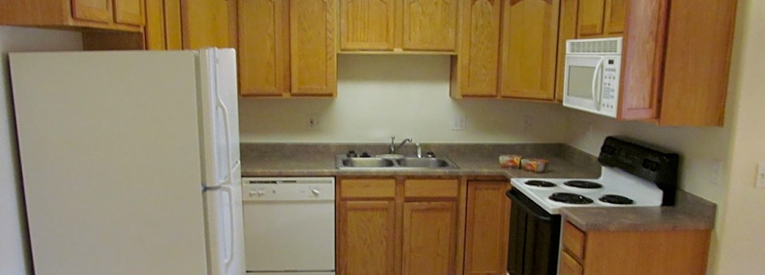 What apartments will $1,400 rent you in Southeast Colorado Springs, today?