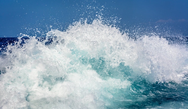 Top San Diego news: Pier damaged by high surf; student attacked, robbed near campus; more