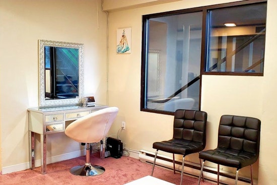 Cambridge's 4 best spots for cheap threading services