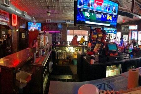 Explore 3 best budget-friendly sports bars in Detroit