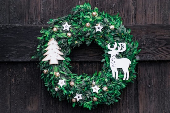 Top Boston news: Wreath thief caught on camera; protesters support impeachment; more