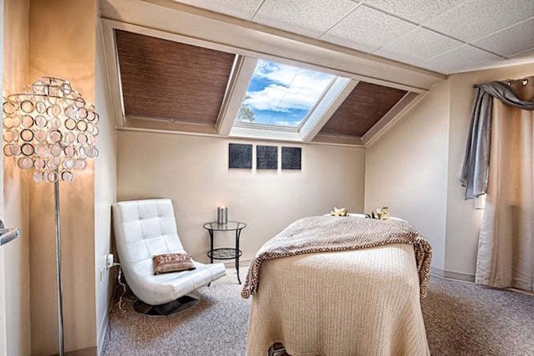 Discover the 5 most popular outposts in Denver's Sloan Lake neighborhood