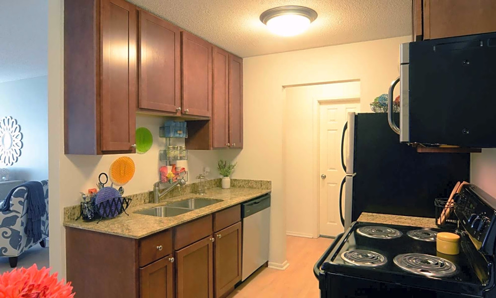 What apartments will 1,400 rent you in Lowry Hill East, today?