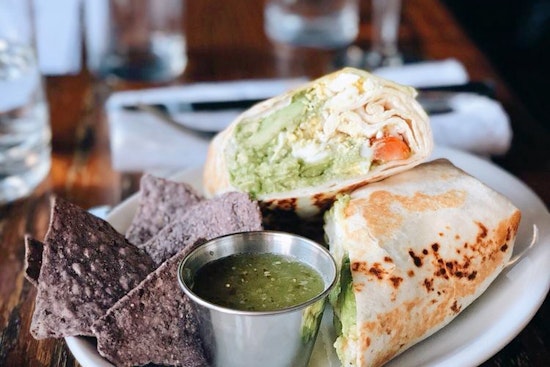 Explore the 4 most popular spots in Minneapolis' Calhoun neighborhood