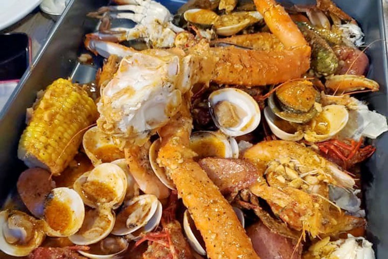 Amazing Crab House makes Queen Village debut, with seafood and more