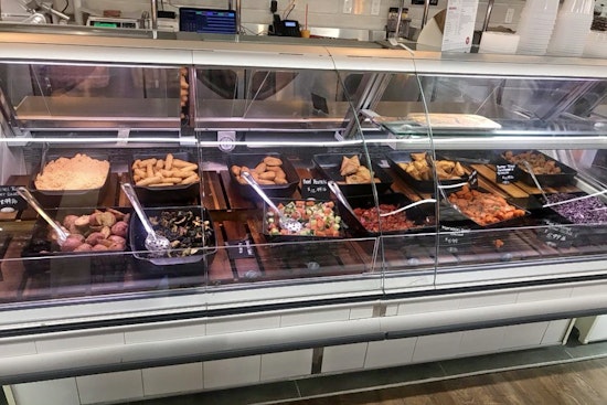 From babka to sushi, Bustleton's new House of Kosher has it all