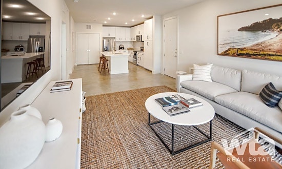 What apartments will $2,000 rent you in West Oak Hill, today?