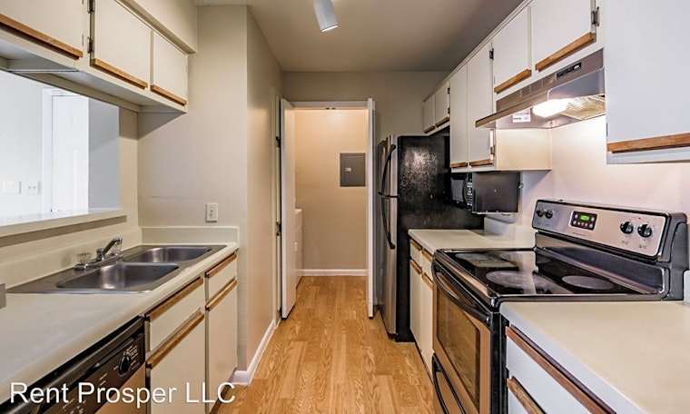 What apartments will $1,000 rent you in South Semoran today?