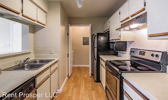 What apartments will $1,000 rent you in South Semoran today?
