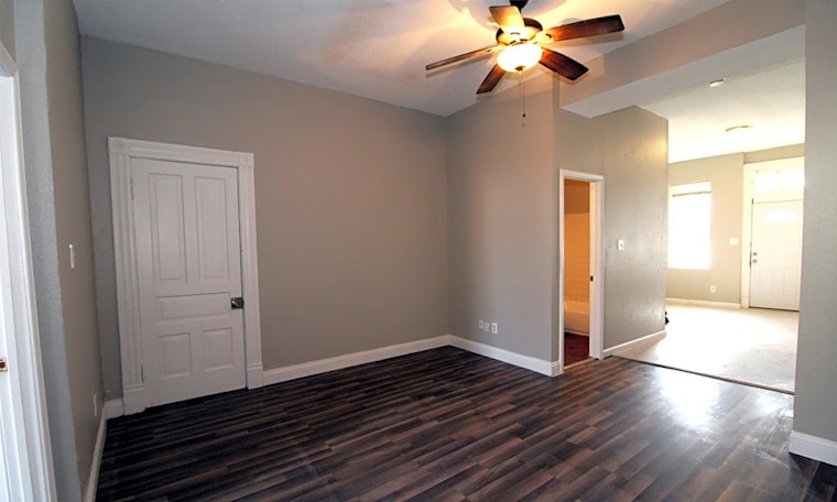 What apartments will $600 rent you in Dutchtown, right now?