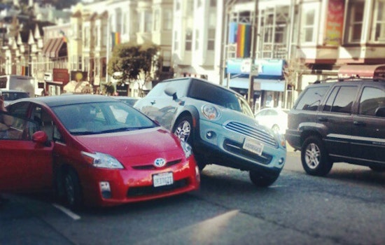Mini Cooper gets frisky with a Prius and more Flickr finds from this weekend