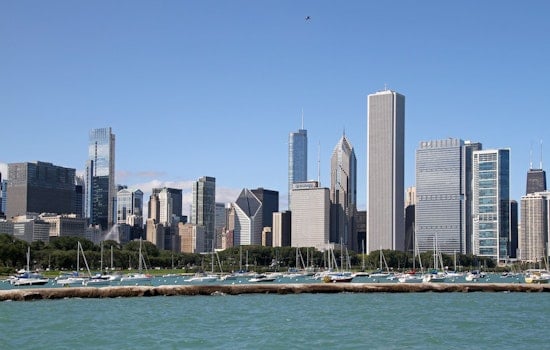 Top Chicago news: Man robbed on Red Line train; lakefront repairs underway after major storm; more