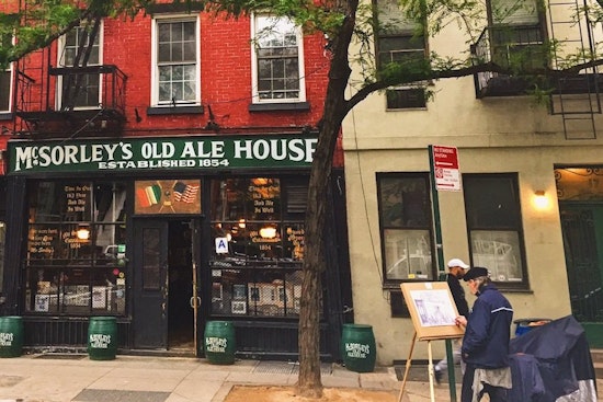 After dark: Your guide to NYC's top 5 dive bars