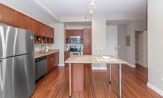 Apartments for rent in Chicago: What will $2,100 get you?