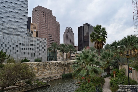 Top San Antonio news: Teen shot in face, arrest made; Bubba's Burgers rebuilds after storm; more