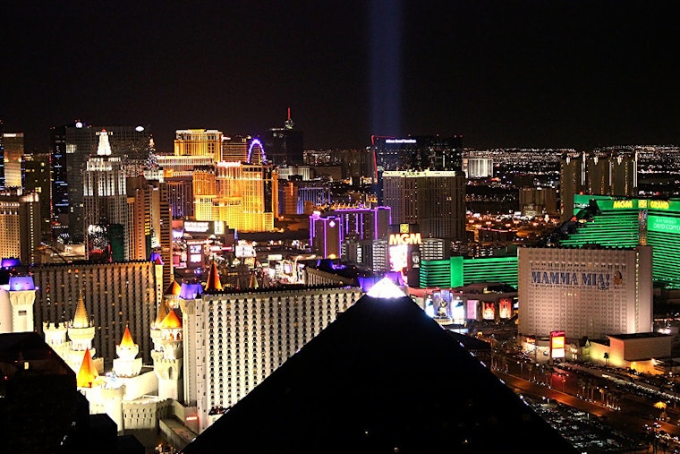 Top Las Vegas news: Search on for vehicle in fatal hit-and-run; woman punched, phone stolen; more