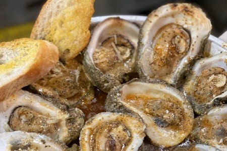 Streetcar Poboys & Seafood brings seafood and more to Central City