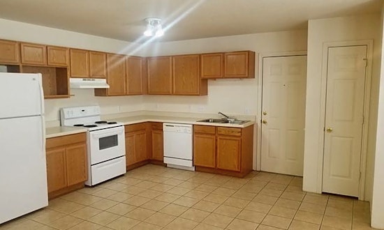 What apartments will $1,000 rent you in the Hills of Park North, this month?
