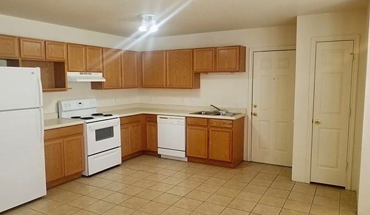 What apartments will $1,000 rent you in the Hills of Park North, this month?