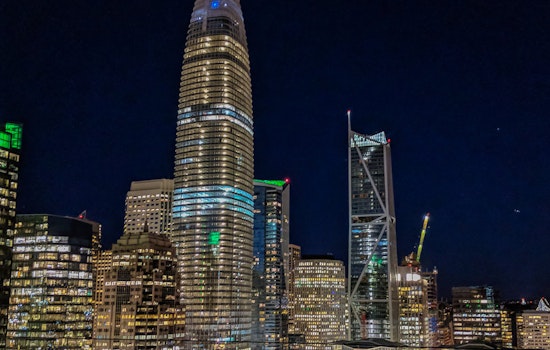 LED art installation debuts tonight atop Salesforce Tower