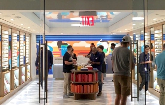 Eyewear retailer Warby Parker arrives in Union Station