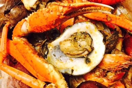Shake it up: The Shake Seafood debuts in Northeast Philly