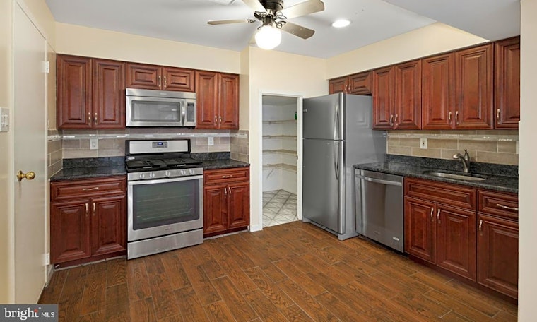 What apartments will $2,800 rent you in Logan Square, today?