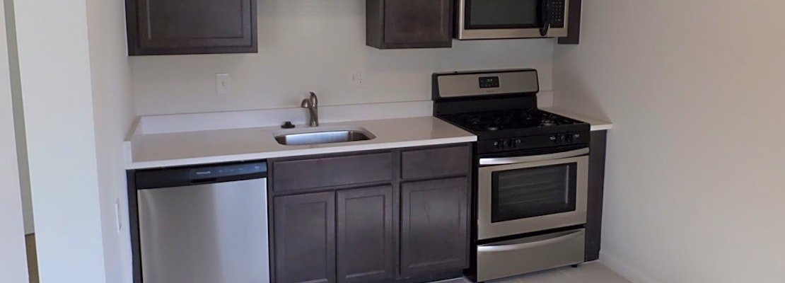 What apartments will $800 rent you in Walnut Hills, today?