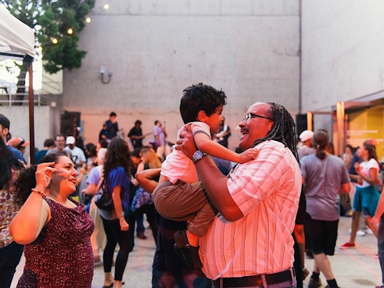 Oakland weekend: Warriors, Telegraph open mic, dive bar doodles, more