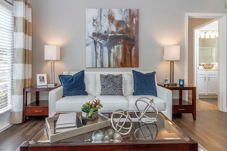 What apartments will $1,300 rent you in Tampa Palms, this month?