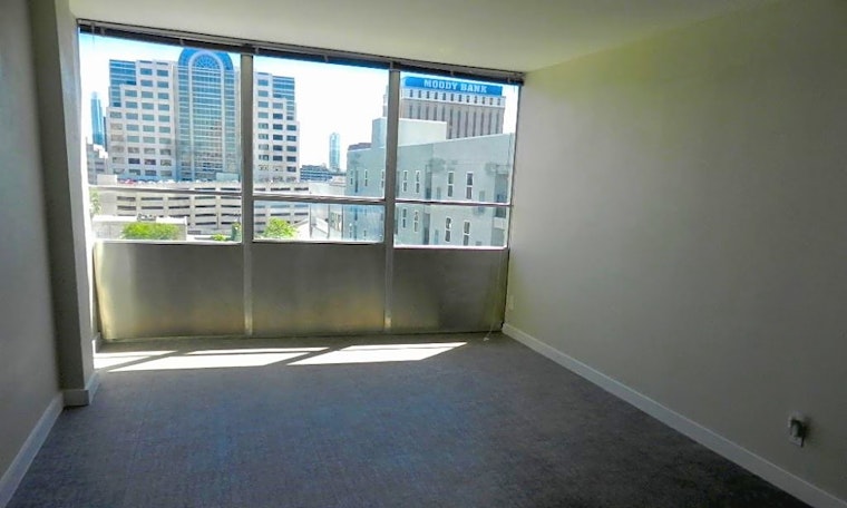 What apartments will $1,400 rent you in Downtown Austin, right now?