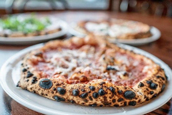 Cart-Driver Lohi brings pizza, fresh oysters and more to Highland