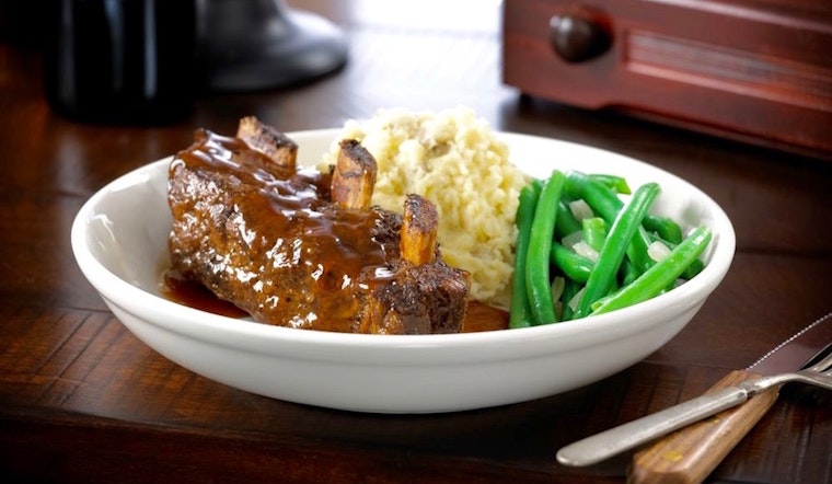 Get acquainted with Aurora's top 4 traditional American eateries