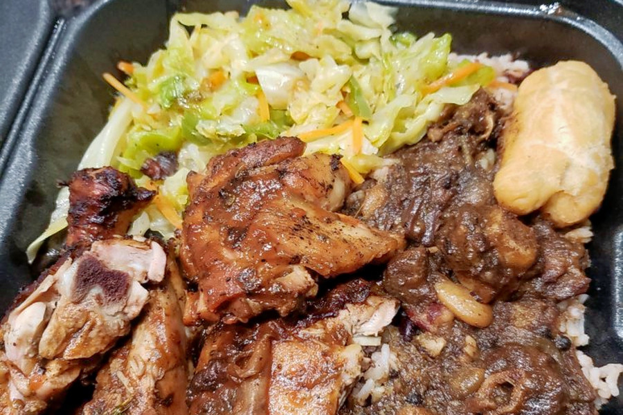 New bar Island Vybz Bar & Grill now open in South Mountain