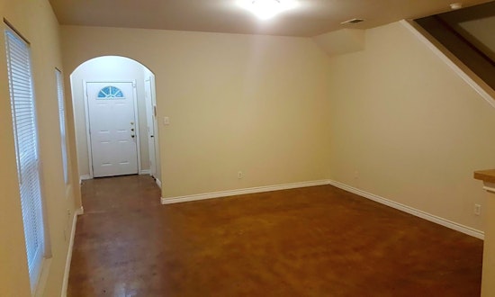 What apartments will $1,200 rent you in Alamo Farmsteads-Babcock Road, right now?