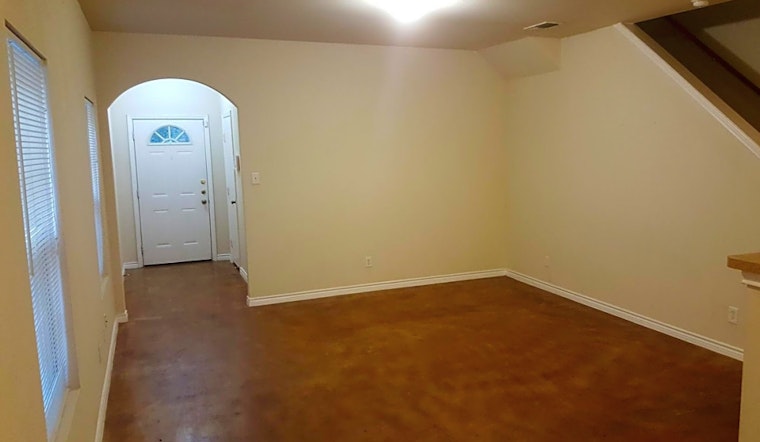 What apartments will $1,200 rent you in Alamo Farmsteads-Babcock Road, right now?