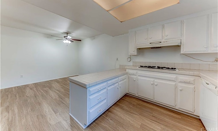 Apartments for rent in Santa Ana: What will $2,600 get you?
