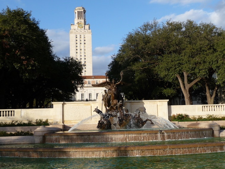 Top Austin news: Man accused of threatening workplace; commission eyes removing library fees; more