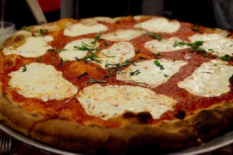 Top pizza choices in New York City for takeout and dining in