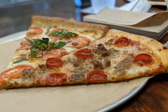 Top pizza choices in Long Beach for takeout and dining in