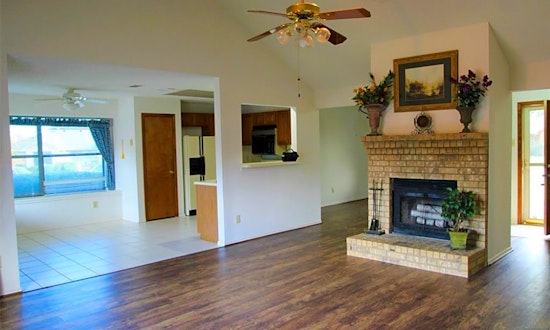 What apartments will $1,800 rent you in Clearview, today?