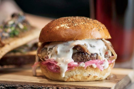 New traditional American spot Trax Burgers and Bar debuts in North Loop