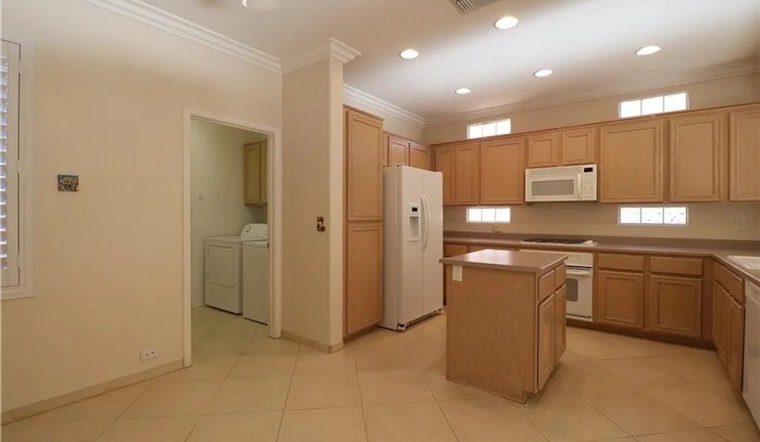 What apartments will $1,800 rent you in Anthem, this month?
